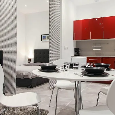 Gallo - New Modern Loft Old Town Massena Appartement *
