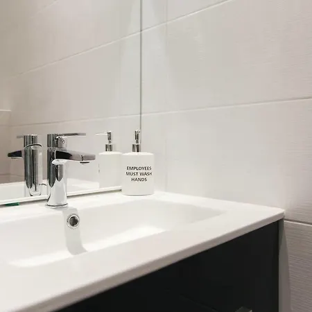 Renting - Gallo - New Modern Loft Old Town Massena شقة
